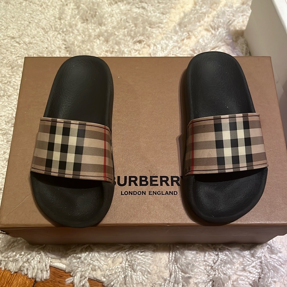 Kids Burberry slides